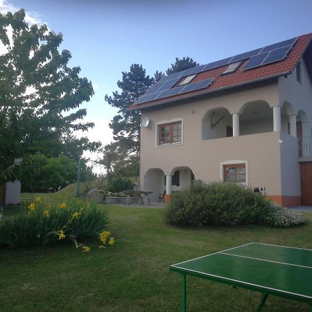 Bottyahat Guesthouse Rezi Buitenkant foto