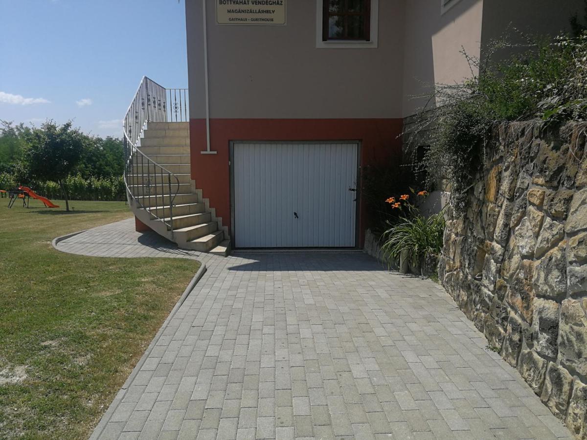Bottyahat Guesthouse Rezi Buitenkant foto