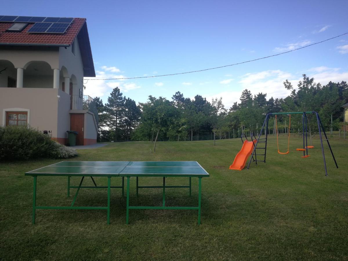 Bottyahat Guesthouse Rezi Buitenkant foto