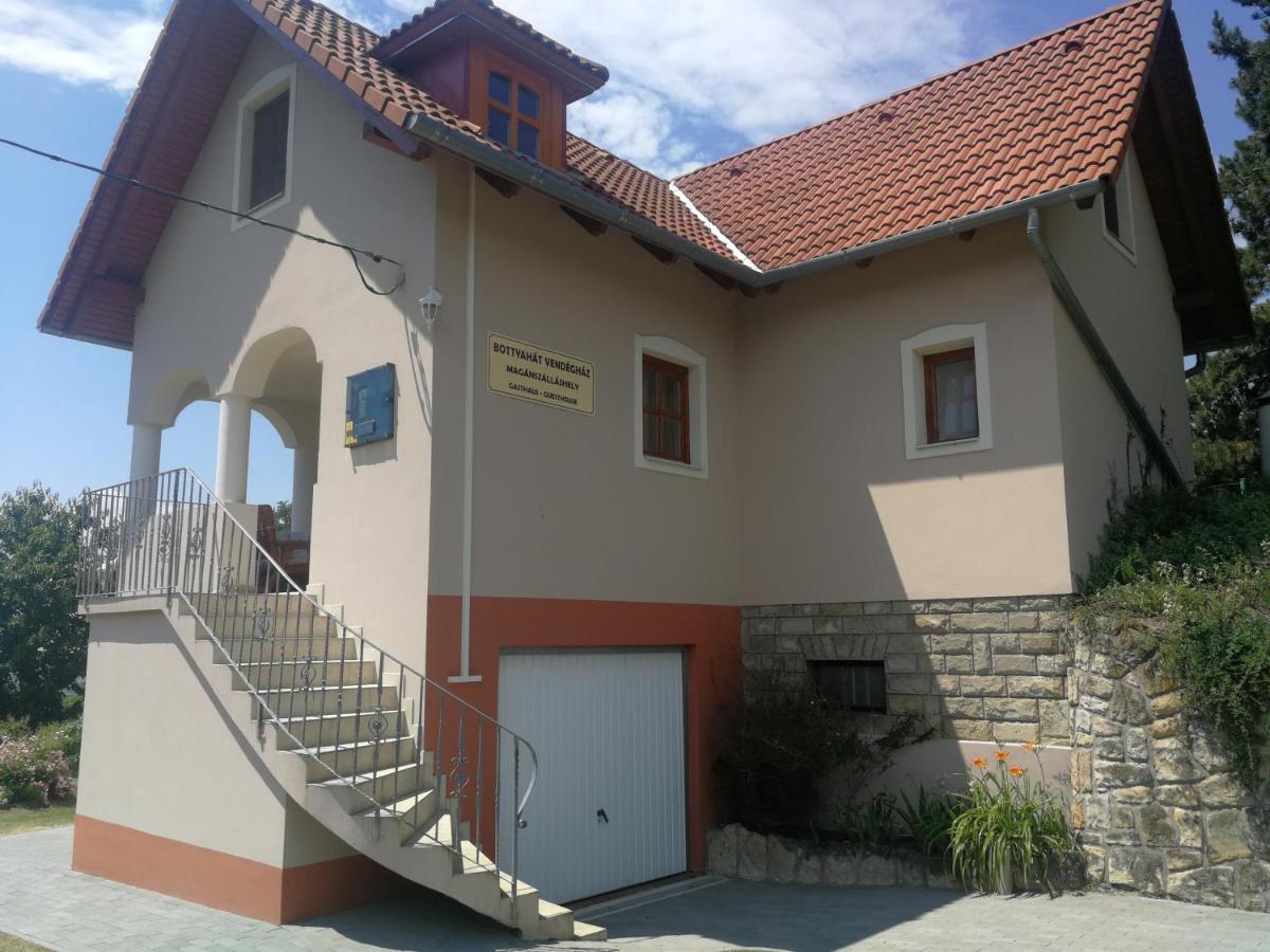 Bottyahat Guesthouse Rezi Buitenkant foto