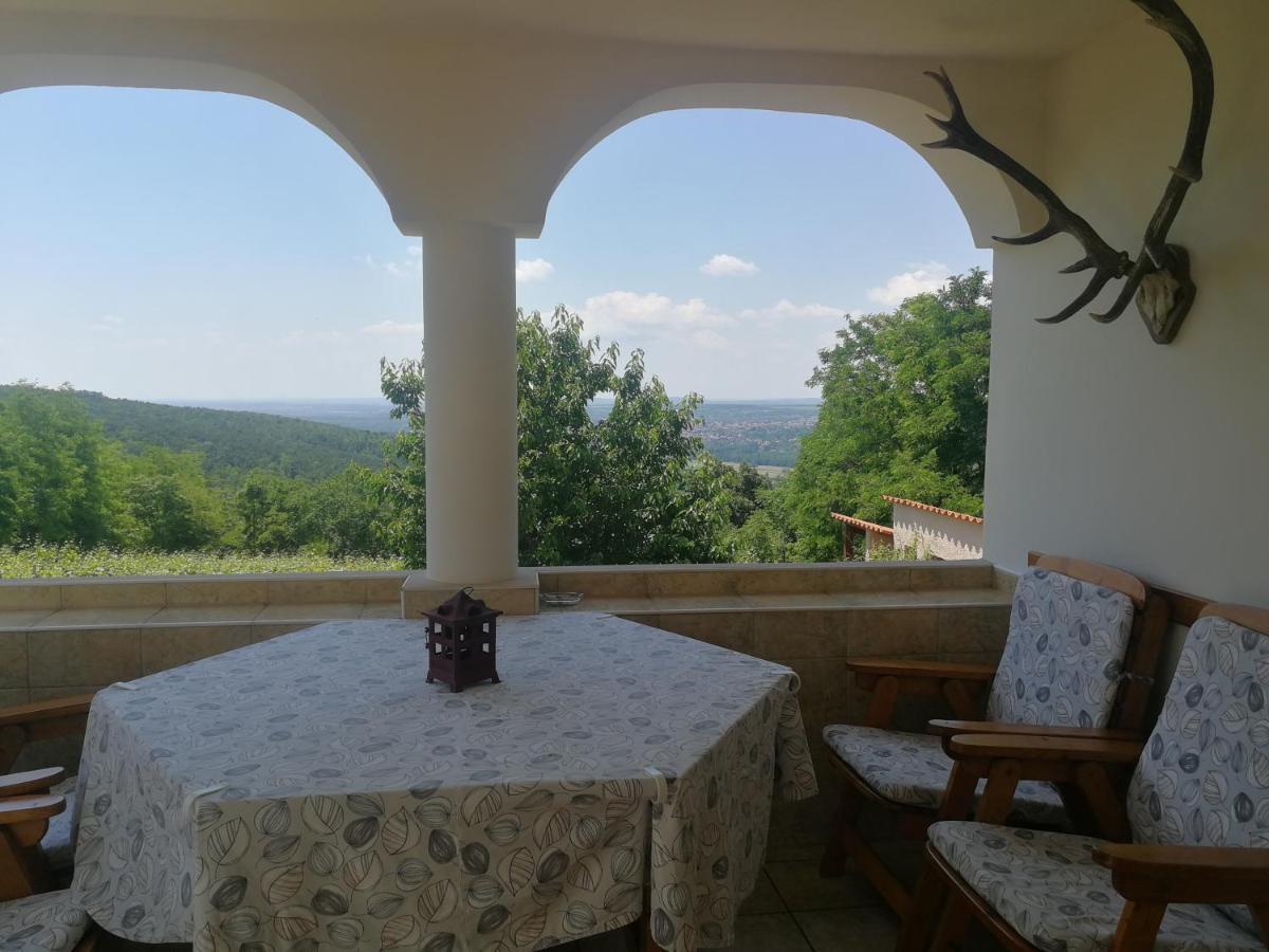Bottyahat Guesthouse Rezi Buitenkant foto